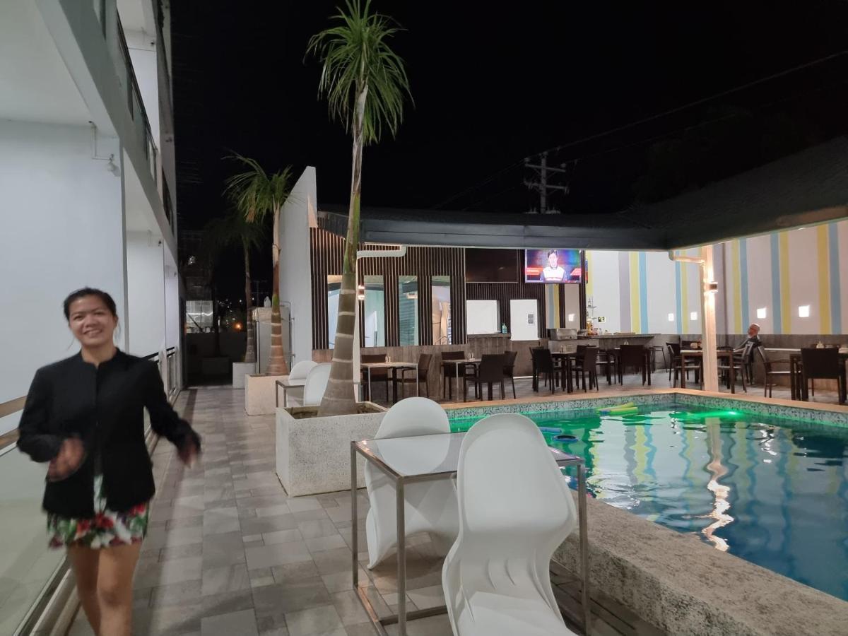 Chequers Suites Subic Bay Olongapo Zewnętrze zdjęcie