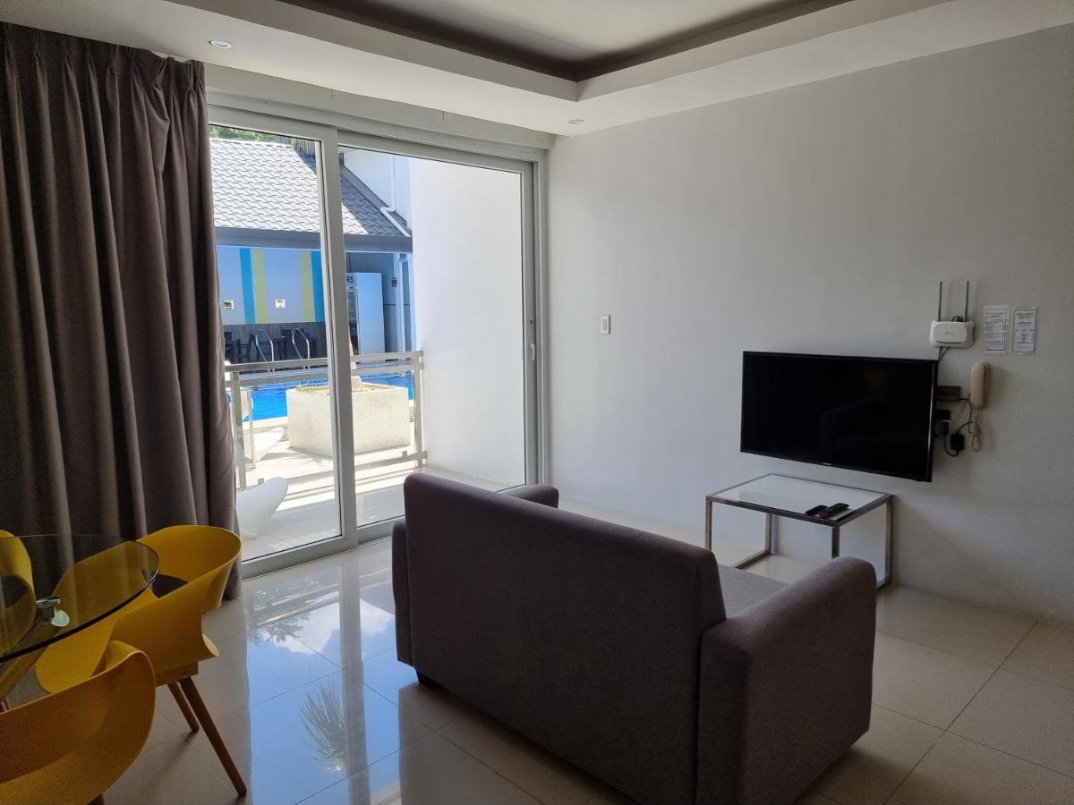 Chequers Suites Subic Bay Olongapo Zewnętrze zdjęcie