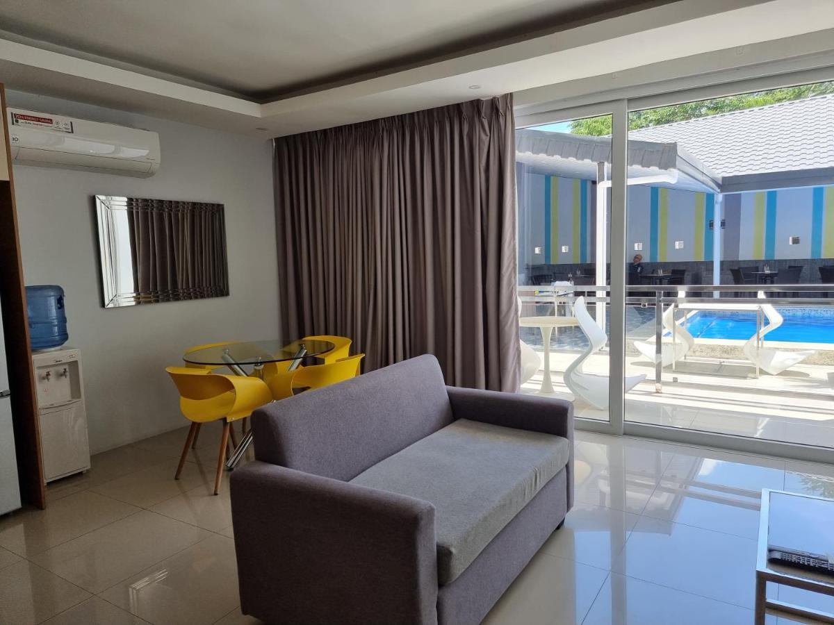 Chequers Suites Subic Bay Olongapo Zewnętrze zdjęcie