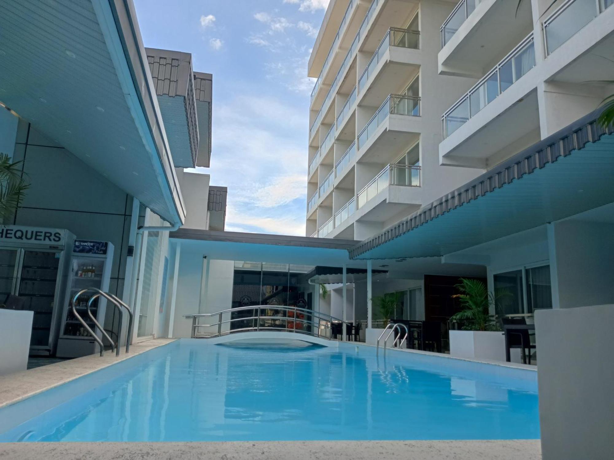 Chequers Suites Subic Bay Olongapo Zewnętrze zdjęcie