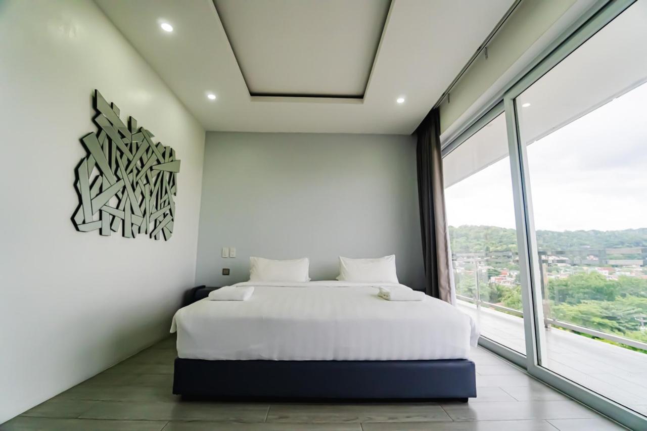Chequers Suites Subic Bay Olongapo Zewnętrze zdjęcie