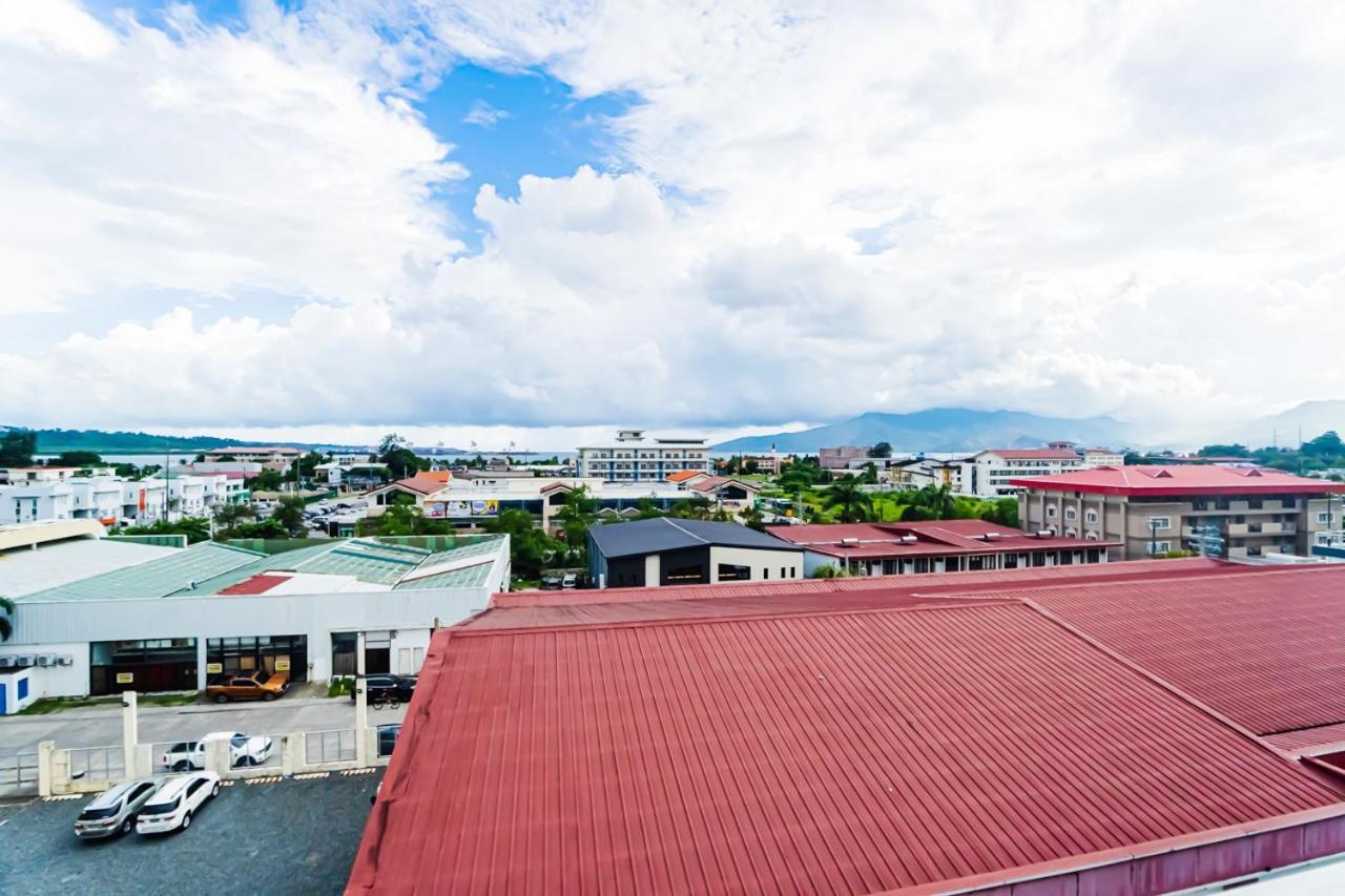 Chequers Suites Subic Bay Olongapo Zewnętrze zdjęcie
