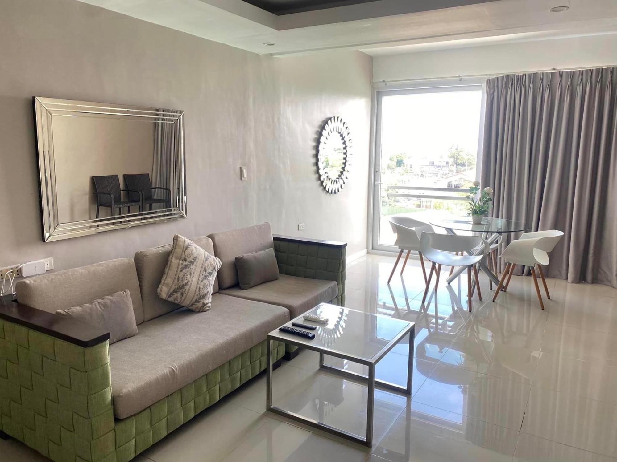 Chequers Suites Subic Bay Olongapo Zewnętrze zdjęcie