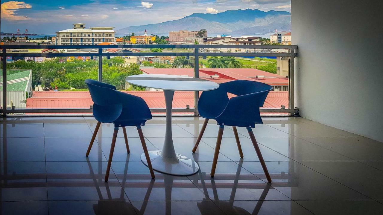 Chequers Suites Subic Bay Olongapo Zewnętrze zdjęcie